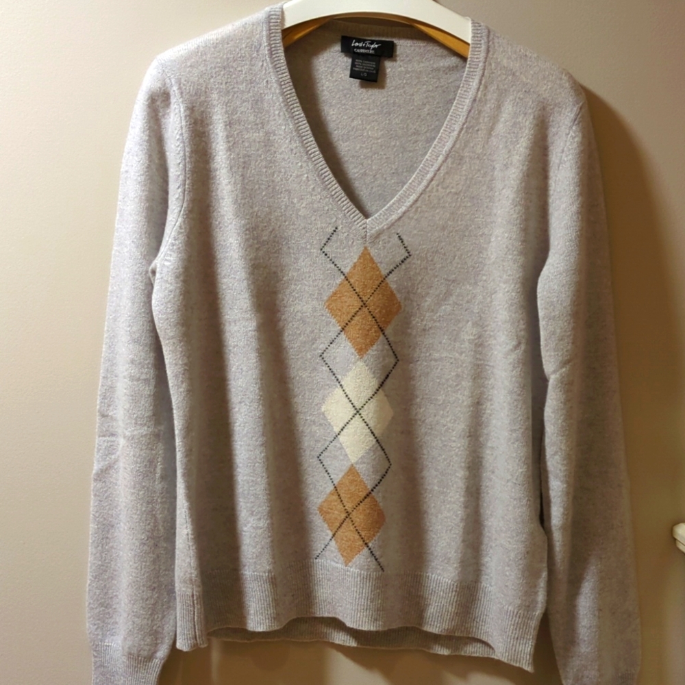 Lord & Taylor 100% Cashmere V-neck Sweater